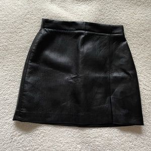 Aritzia Wilfred mini skirt